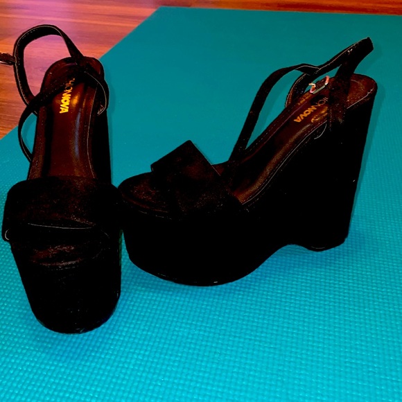 Wedges brand new never worn suede - Picture 3 of 4